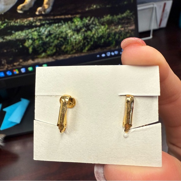 Avon “Lucky Clover” goldtone clip  Earrings NIB 1988 vintage - Picture 4 of 4